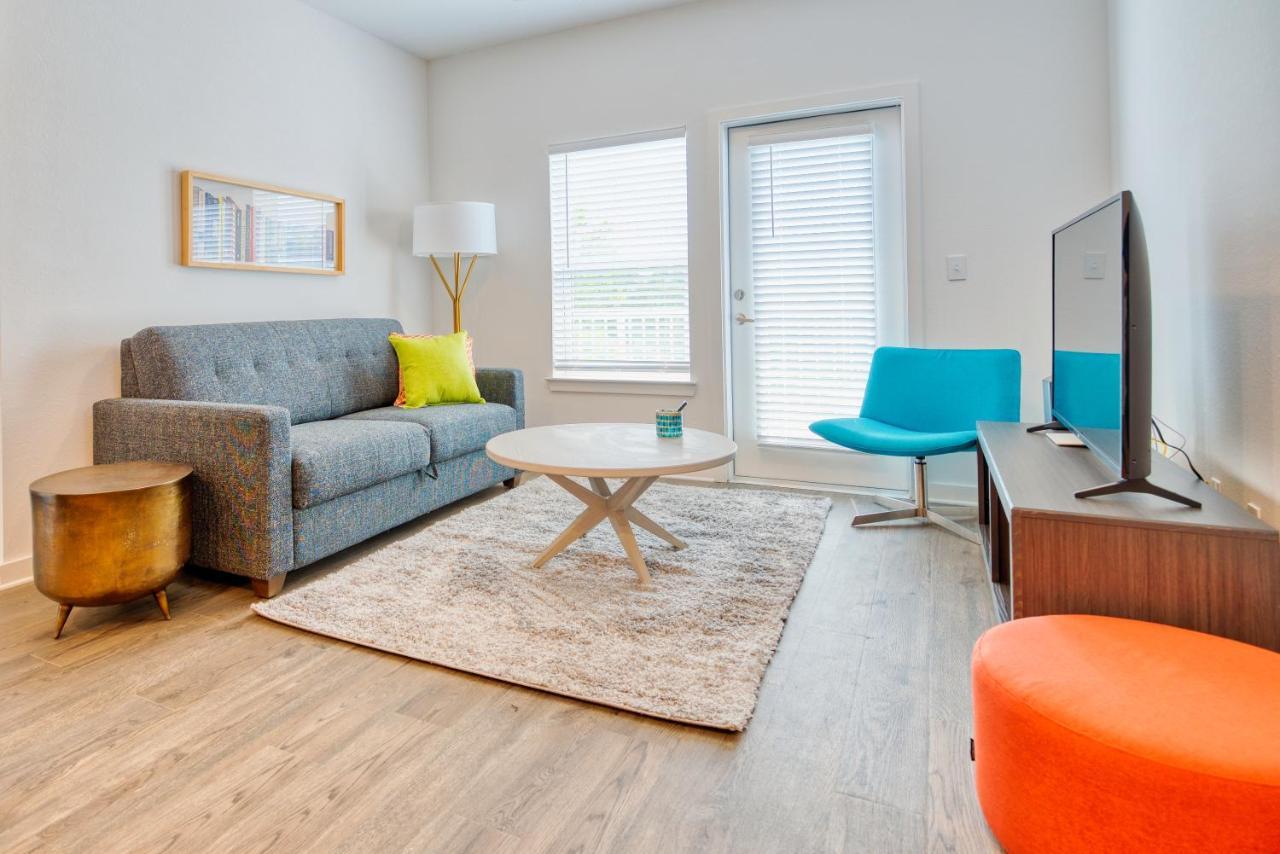 Grand Two Bedroom Two Bathroom Apartment With Balcony Gainesville Exterior foto